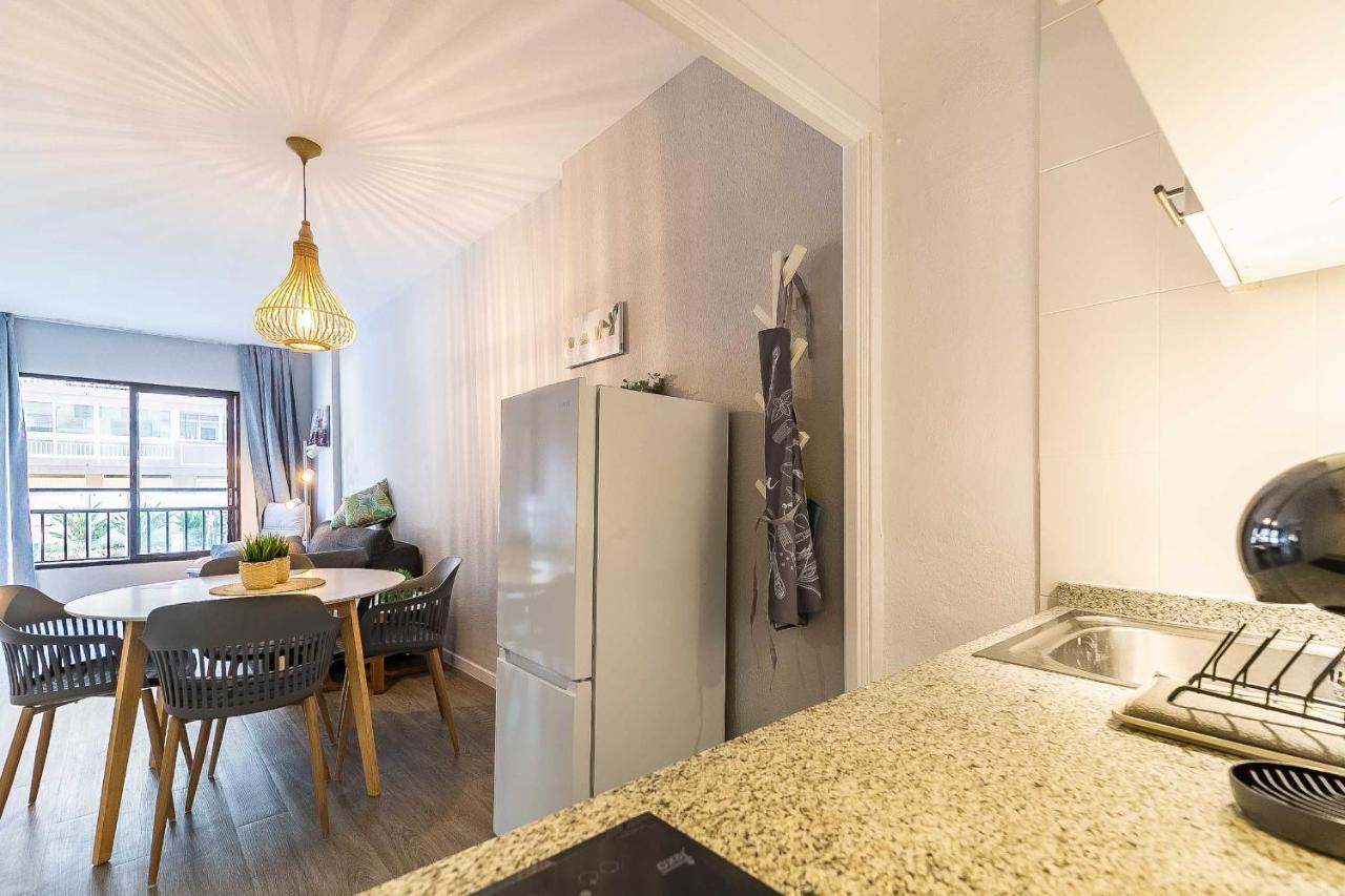 76-Lovely Beach Front Apartment In פואנגירולה מראה חיצוני תמונה